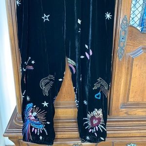 NWT Johnny was VICTORIA velvet embroidered joggers